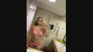 Mia🔥