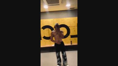 jay taylor โ working out at the gym