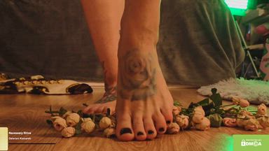 feet and roses