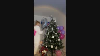 decorate tree with Valery :)