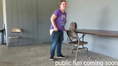 Housewife pantsing 2
