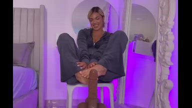 ✨Watch me do a great job with my feet✨