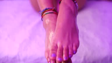 Oiled feetjob👣