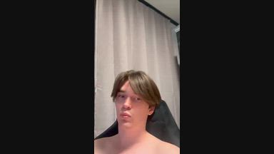 arthur โ A hardcore cumshow from a first-person perspectiv