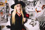 Witch-temptress