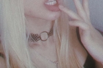 BLONDE