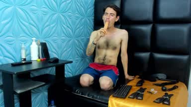 chupando dildo