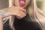 very hot selfies<3