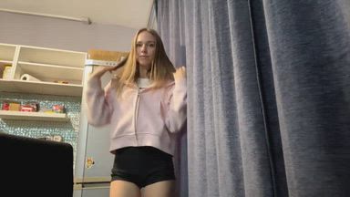A little dance for you^_^💓
