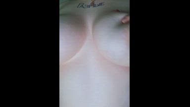 BOOBS PLAY