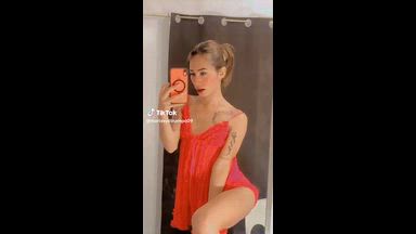 https://chaturbate.com/_jejebel/