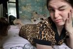 I'm on the bed  <3