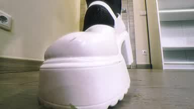 I crashed little grape with big white heels