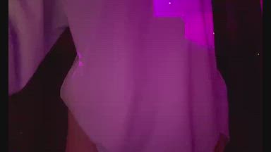 Hips moving