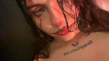 😈