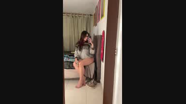 I couldn't help doing cum in his room (roomate)