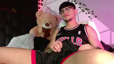 Basketball player masturbating, look at him!
