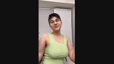 braless