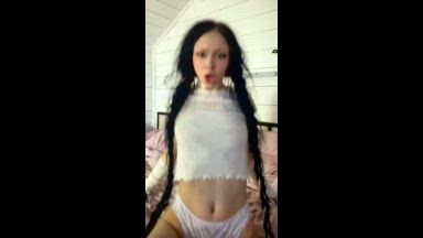 Look at my outfit!