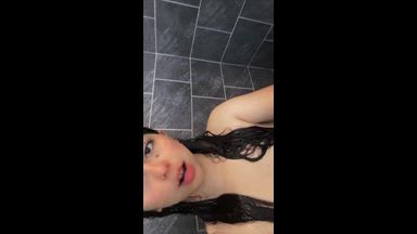 Let's go bathe together 😈🥵💦