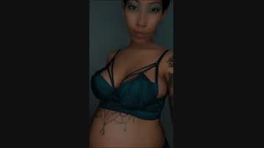 pregnant hottie  2