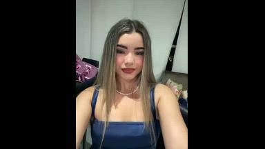 A very pretty girl 😍