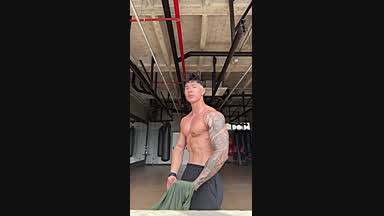 Juan_Fit2024 at Chaturbate: Juan_fit2024's room