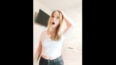 <3