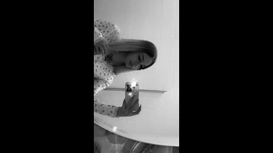 B&W