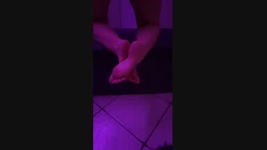 Feet and ass 👣🍑
