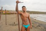 hugo โ beach day!