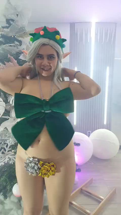 Shaking my tits under the christmas three