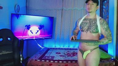 look how I dance I hope you like my hole