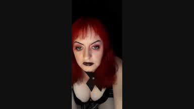 Goth girl cums hard