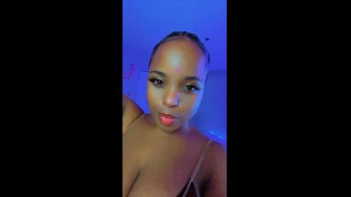 😘