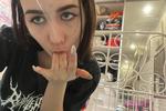 SUCK FINGER