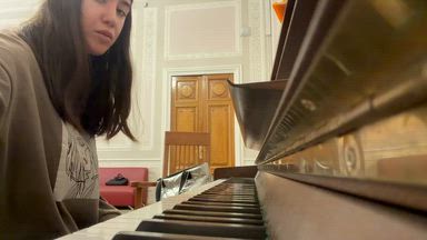 play piano