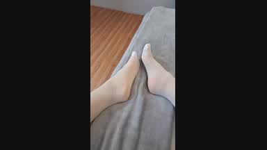 feet