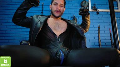 ian deniel — Sniff my leather