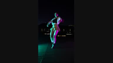 Me dancing V●ᴥ●V