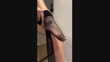 DO YOU LIKE PANTYHOSE?