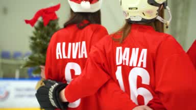 Christmas hockey🤍❤️🤍