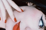 Lips red