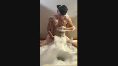 💦