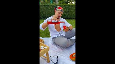 A Valentine's picnic 🍷