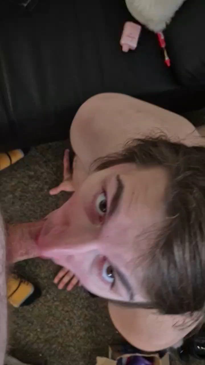 TJ sucks good cock part 2👅