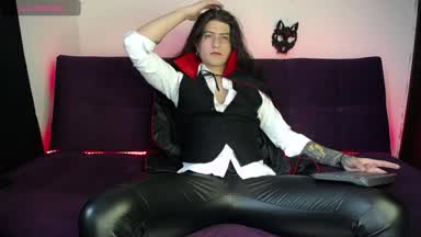 vampire 🧛🏻♀️🦇