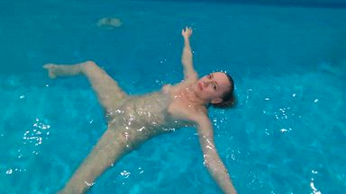 I'm swimming naked in the pool
