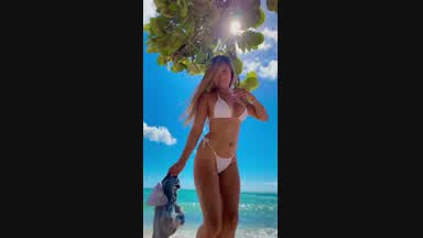 BLUE SEA AND LITTLE LINA