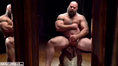 ALPHA BULL STROKING AND FLEXING